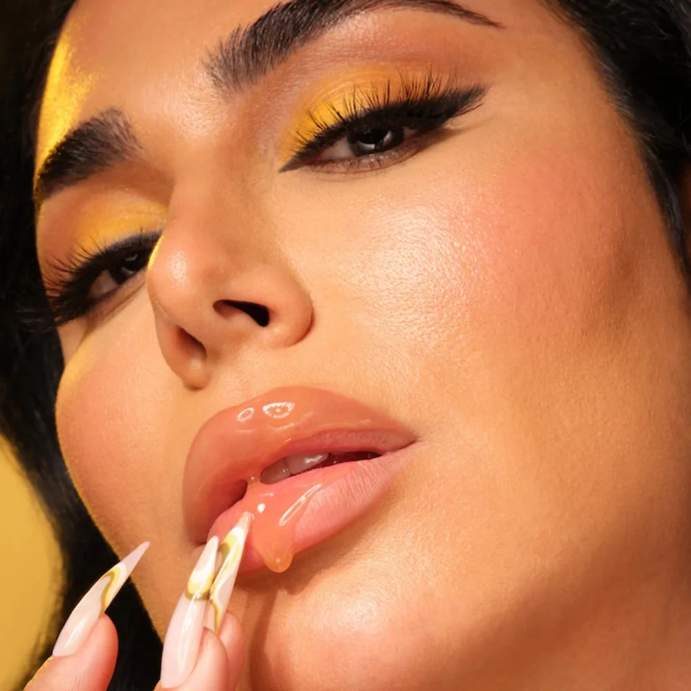 HUDA BEAUTY- Silk Balm Honey Kiss Plumping Lip Balm